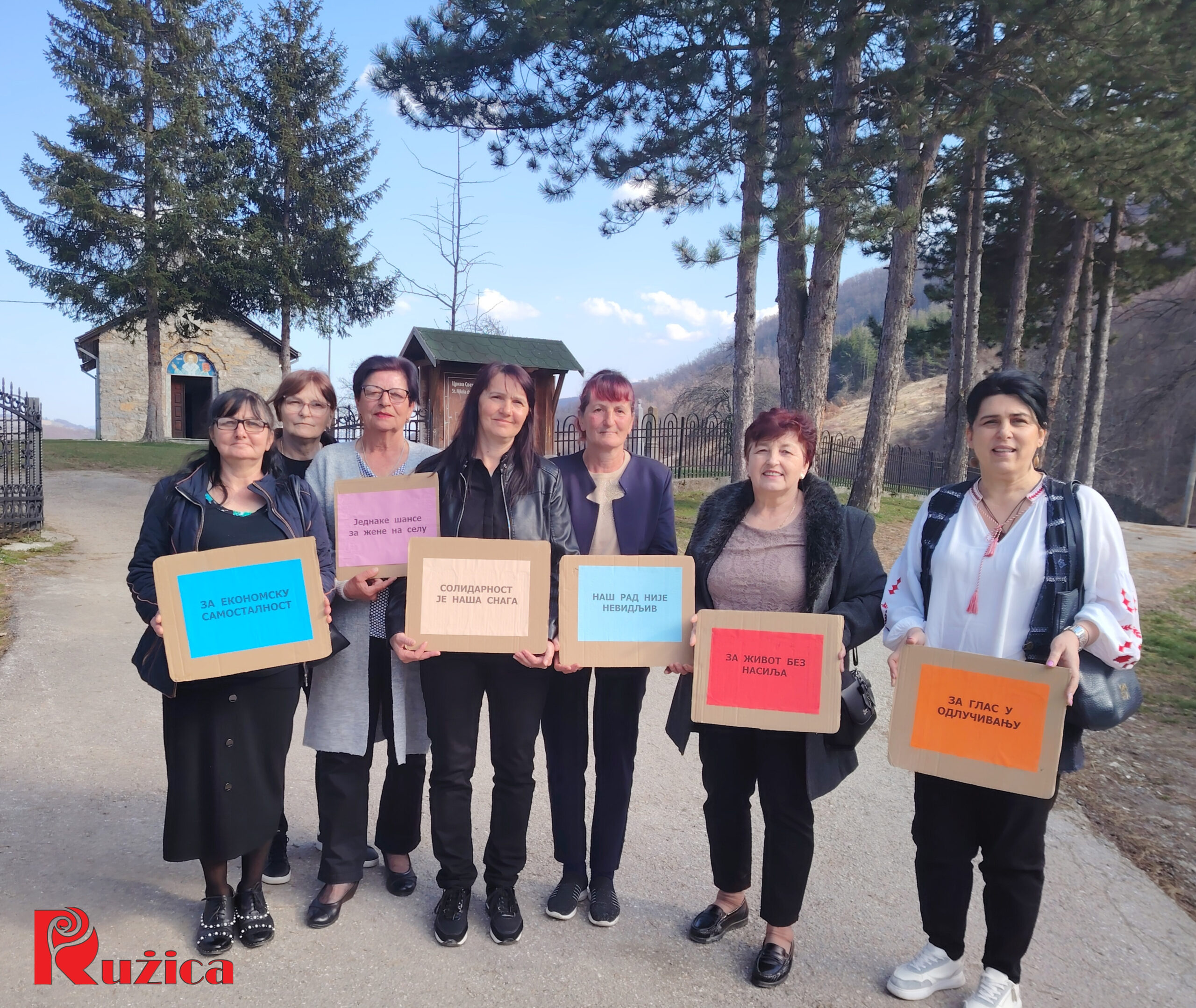 Osmomartovski marš solidarnosti kroz selo