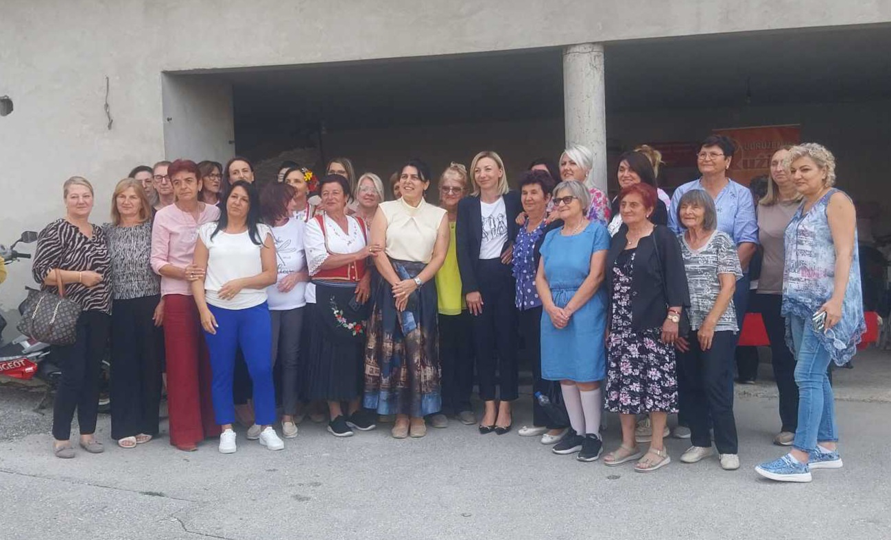 Poput pukotina u glini, ožiljci ne označavaju kraj — oni postaju mesto na kom gradimo novu, nesalomivu snagu